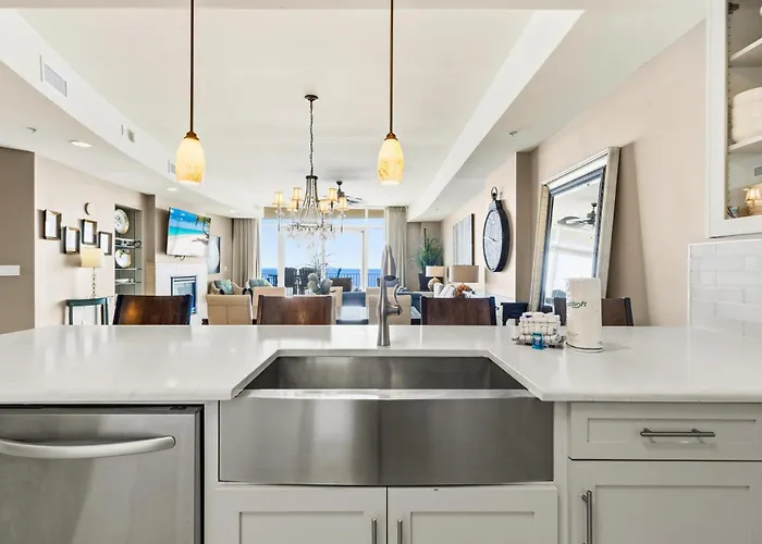 Turquoise Place Unit 404C