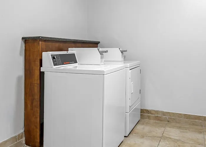 Best Western Plus Southpark Inn & Suites