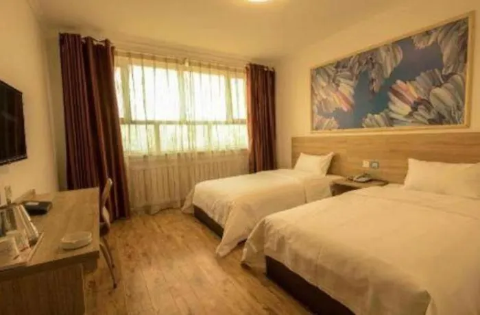 Pai Hotel-Hami Yingbin Avenue Airport