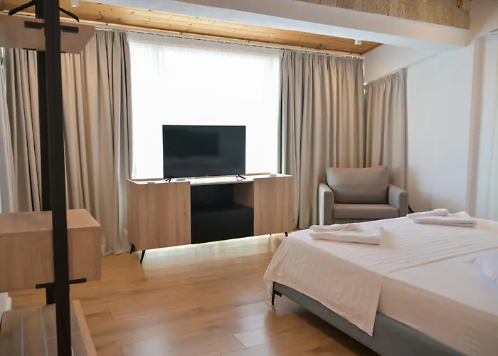 Trevi Hotel & Restorant, Shengjin