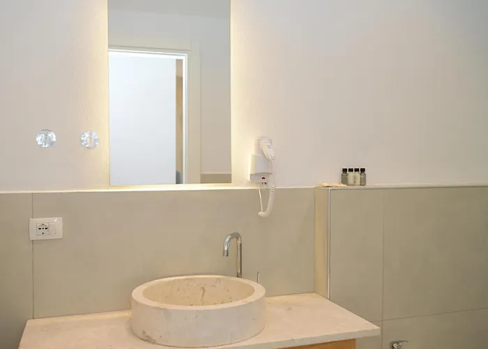 Trevi Hotel & Restorant, Shengjin