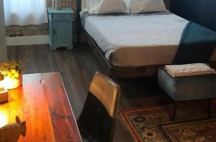 Deep Ellum Hostel - Adults Only
