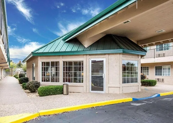 Quality Inn & Suites Minden