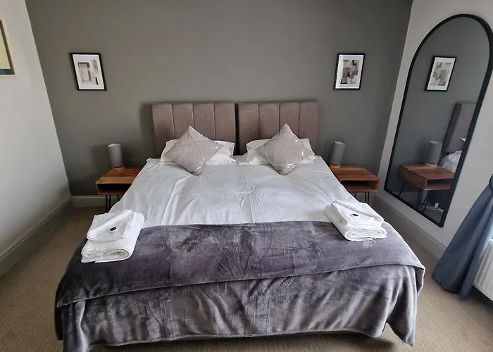 Oyo The Victorian Tap B&B