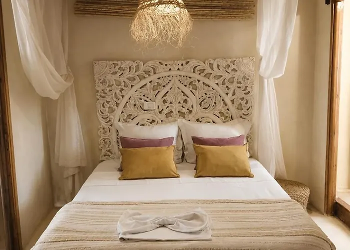 Al Madina, Traditional Riad