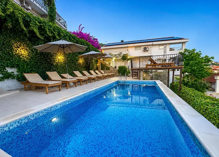 Al Mare Vacation Home