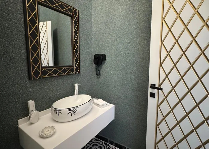 Jmr Splendor - Private Sauna & Bathtub Suites