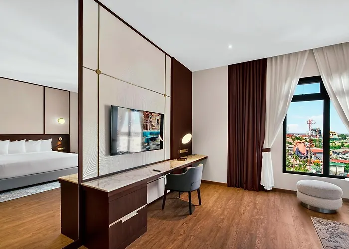 Jewelz By Kings Hotel