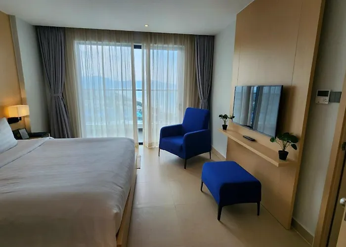 Arena Cam Ranh Seaview - Near Airport