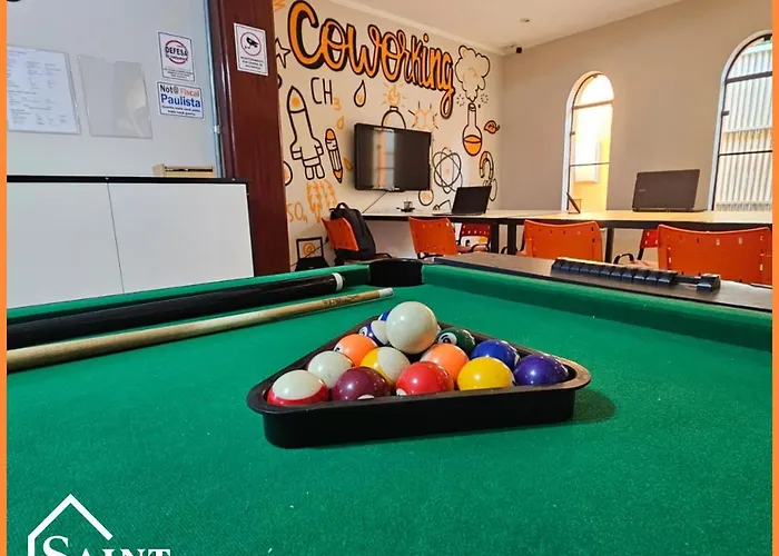 Saint Charles Hostel