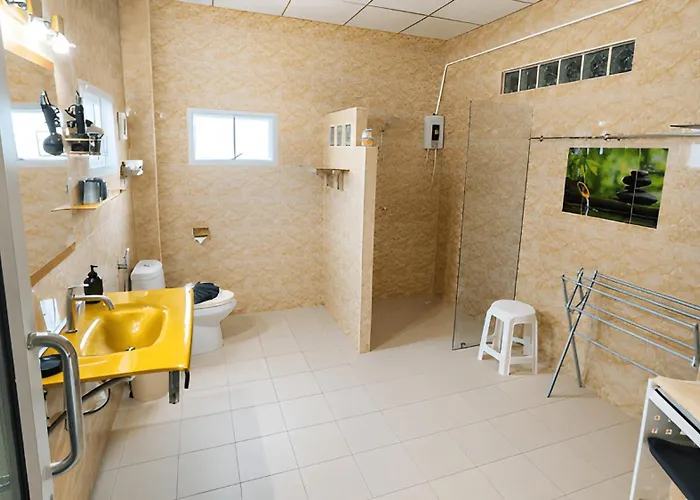 Suites & Gym Karon