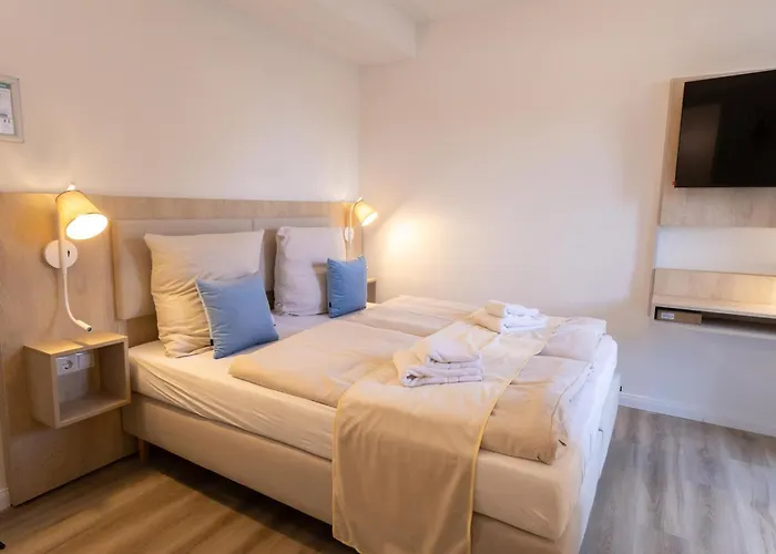 Fairschlafen Boutique Hostel Doppelzimmer Kajüte 0-15 mit Terrasse, Sauna, Fitness