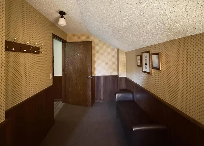 The Trail Inn - Amana, Ia - Main Amana Colony