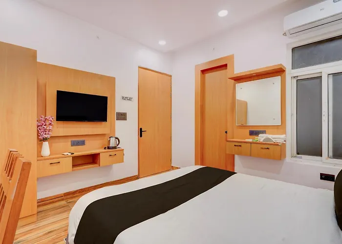 Hotel O Grand Crown