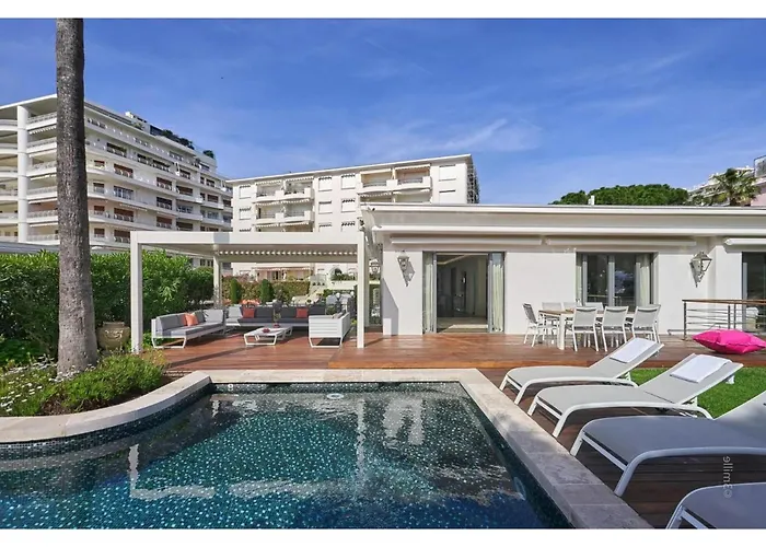 Prestigious Private Pool Villa In Pointe Croisette, Cannes