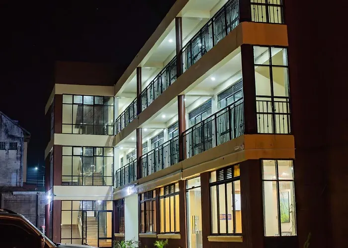 Wyne'S Hotel