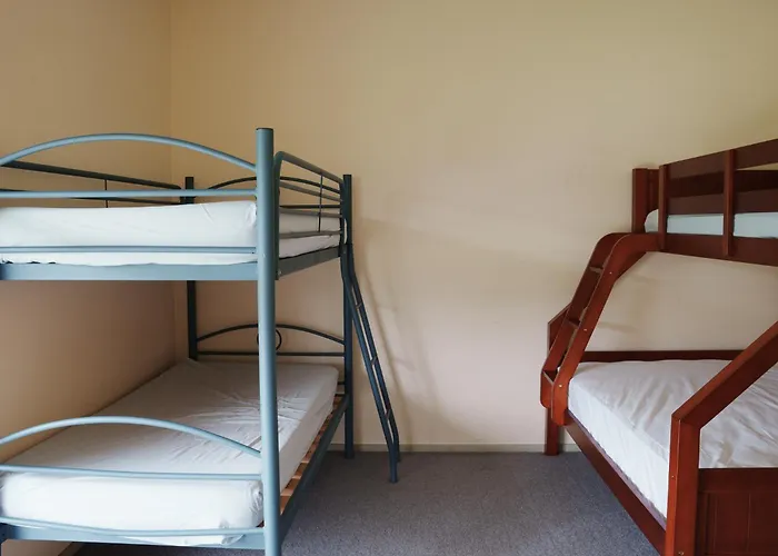 Glenroy Lodge - Ski Lodge&Hostel