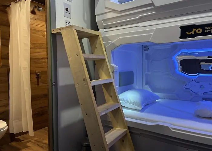 Naptapgo - Japanese Inspired Pod Hotel Katra