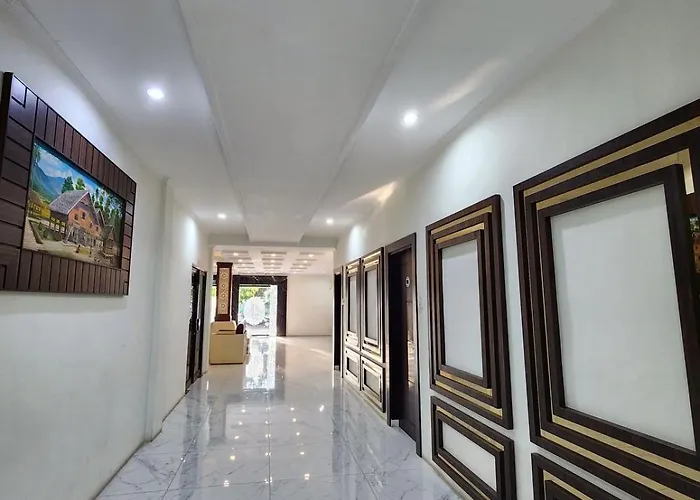 Hotel Diana