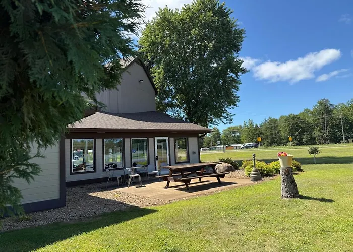 (1 Bedroom Unit Next To Downtown Nisswa And Bir