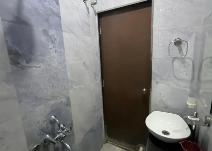 Hotel Sr Executive, Akola