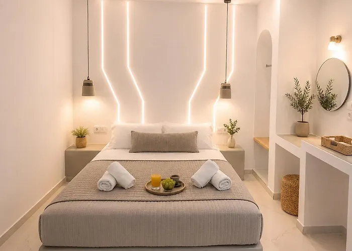 Pattys Desing Suites- Private Hot Tub With Yard- Fira Center