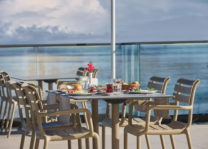 Waveside Hotel