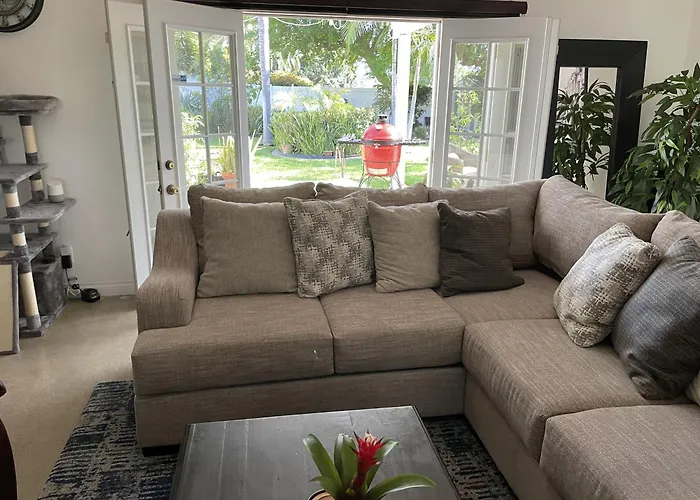 Adorable Room In The House With Peacefull Backyard