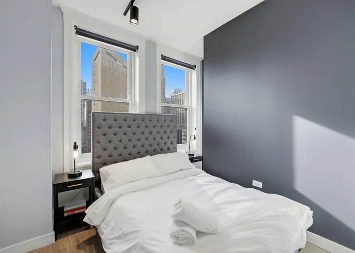 The Plymouth Chicago 3Bd