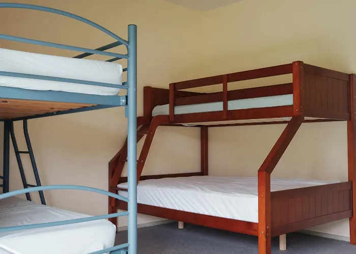 Glenroy Lodge - Ski Lodge&Hostel