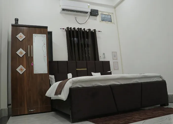 Hotel Sant Kripa Stays