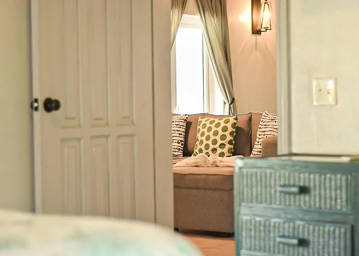 The Colibri Lodge 9A-Sunset Villas, West End, Roatan