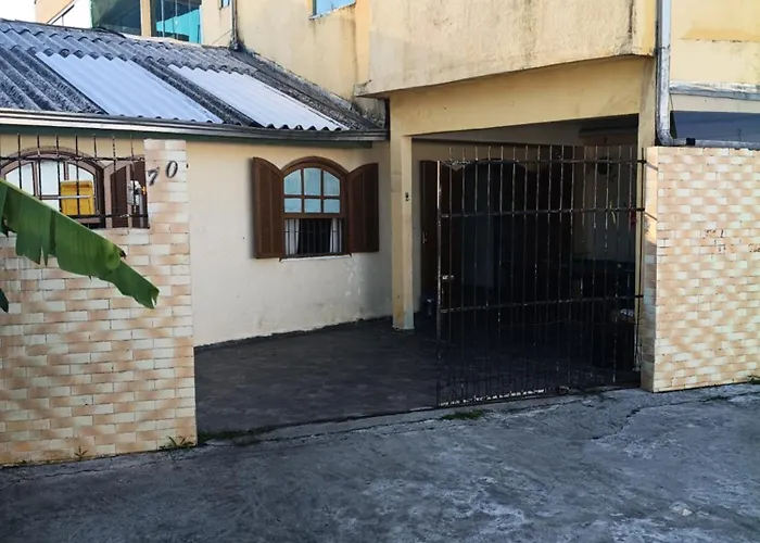 Casa 70 Hostel 350m da praia Balneario Flamingo