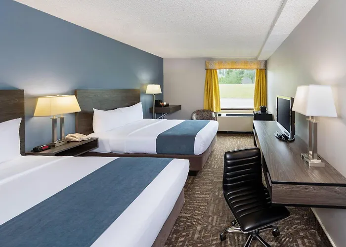 Crestwood Hotel