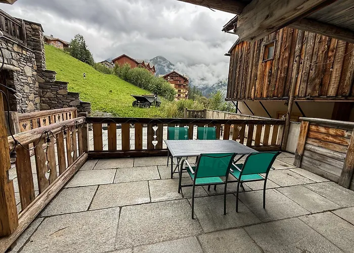 Black Diamond Sainte Foy Chalets