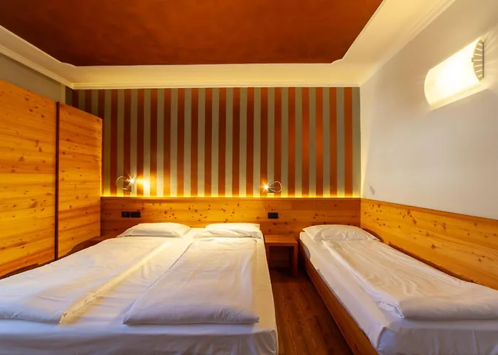 Hotels in Cles