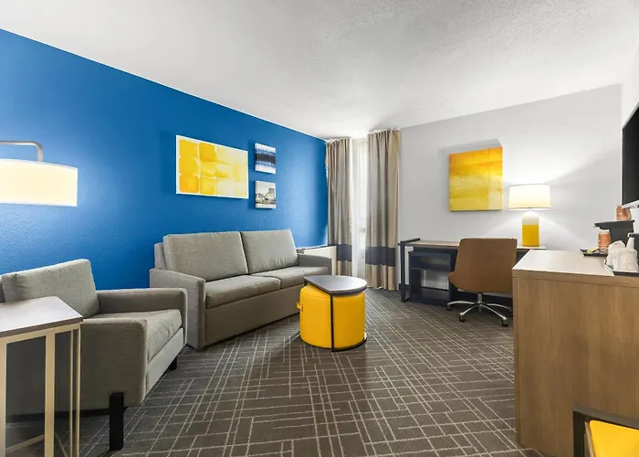 Comfort Inn & Suites Evansville Airport