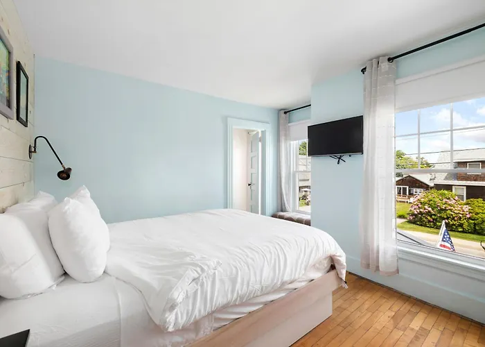 Scarborough Beach hotels