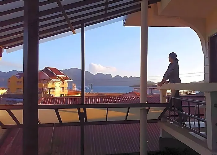 Cozy Coron Inn