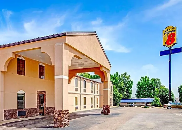 Super 8 By Wyndham Forrest City