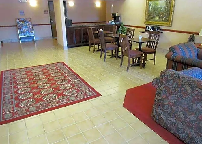 Western Inn & Suites Hampton