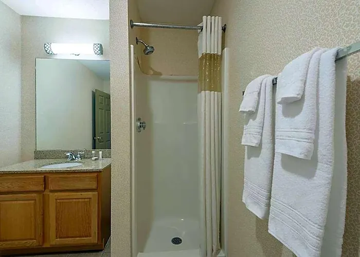 Howard Johnson By Wyndham Springfield