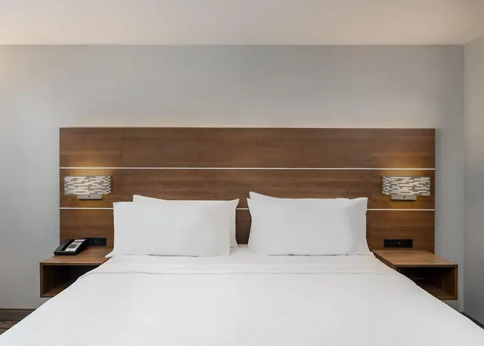 Holiday Inn Express & Suites - Lexington W - Versailles By Ihg