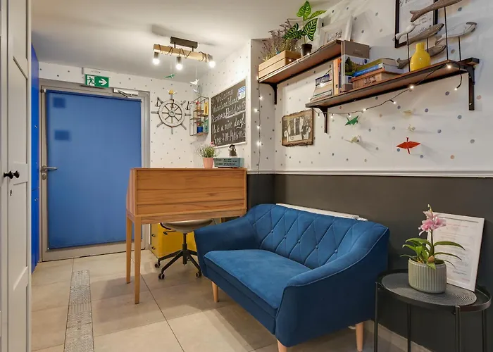 Waterlane Island Hostel&Apartments