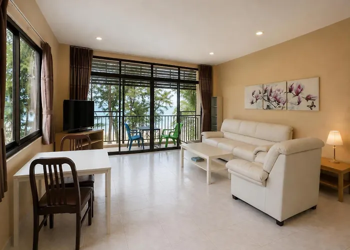 Sammy Seaview Mae Ramphueng Beach Front Homestay Apartment แซมมี่ ซีวิว ที่พักวิวทะเลหน้าหาดแม่รำพึง