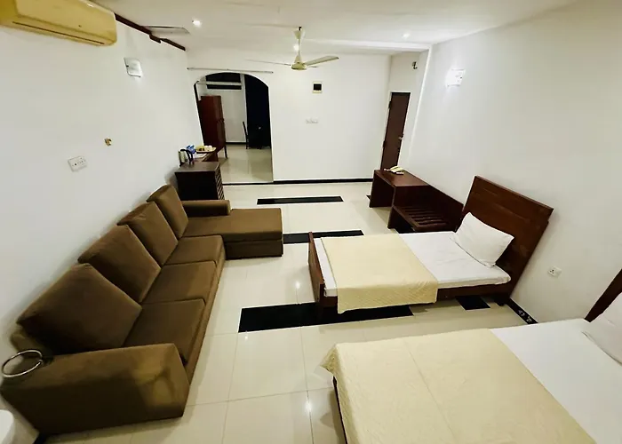 Subhas Tourist Hotel