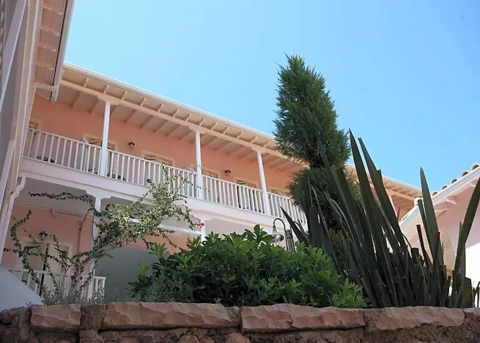 Ionis Hotel