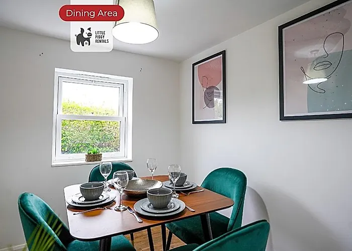 Serene 3Br Cottage Escape: Parking, Kitchen, Wi-Fi