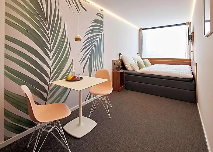 Tin Inn - Erkelenz - Das Hotel Aus Hochwertig Ausgebauten Ueberseecontainern