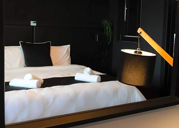 Block Hotel